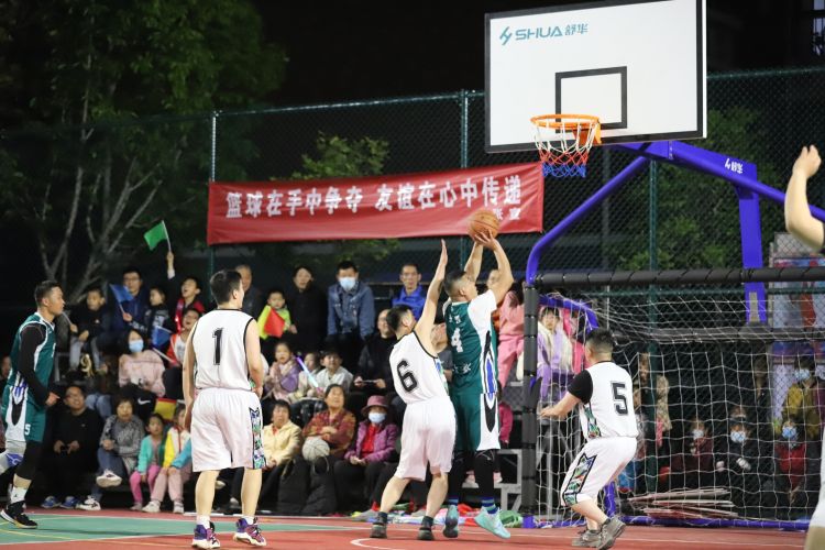 精彩的